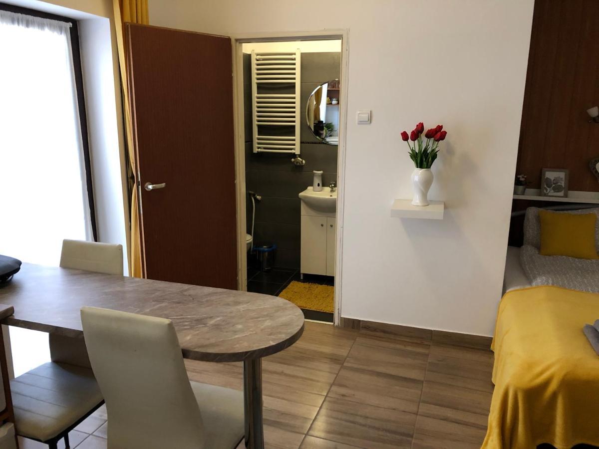 Milla Apartman เซนเทนแดร ภายนอก รูปภาพ