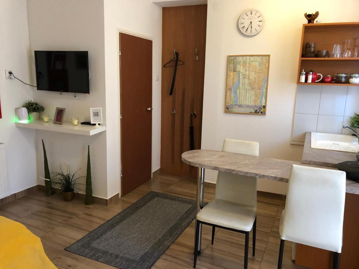 Milla Apartman เซนเทนแดร ภายนอก รูปภาพ