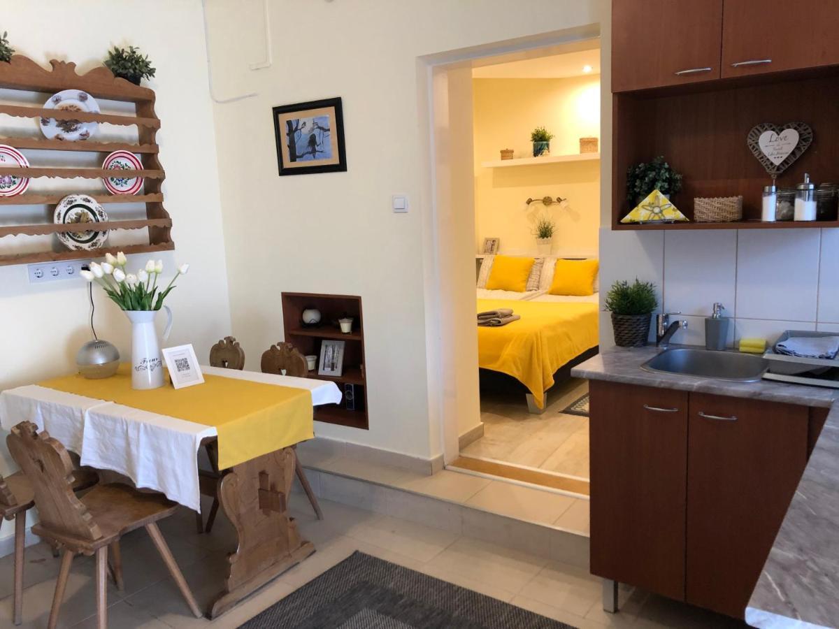 Milla Apartman เซนเทนแดร ภายนอก รูปภาพ